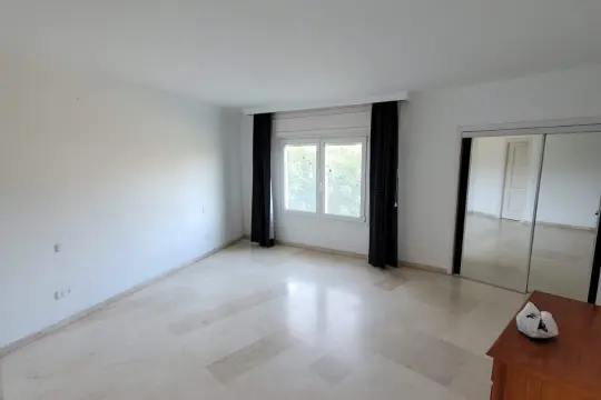 Image 4 thumb