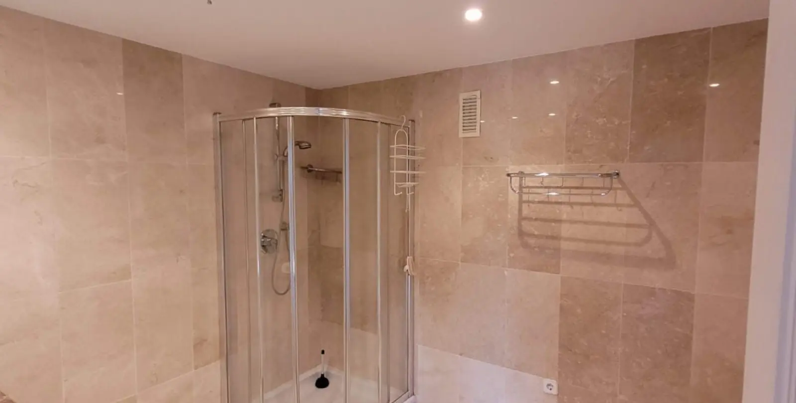 Продажа апартаментов на среднем этаже в Estepona 5