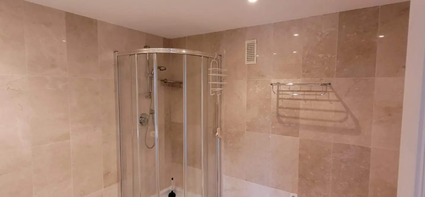 Продажа апартаментов на среднем этаже в Estepona 4