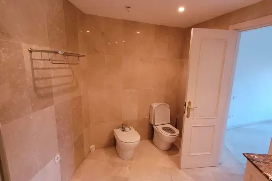 Image 6 thumb