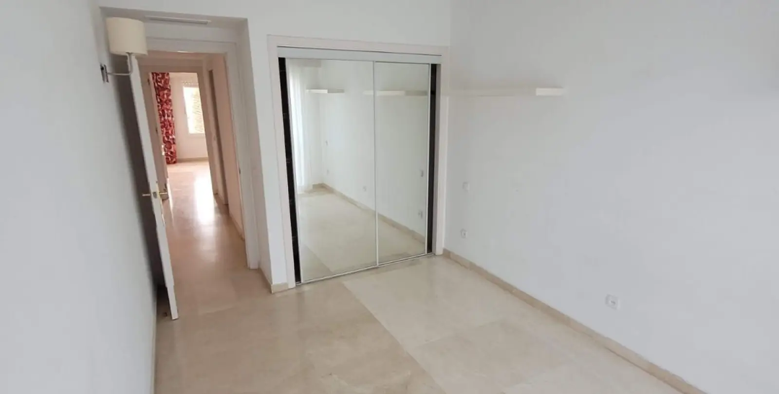 Продажа апартаментов на среднем этаже в Estepona 14