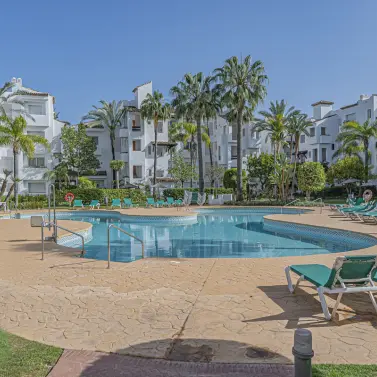 Venta de apartamento en planta media en Costalita