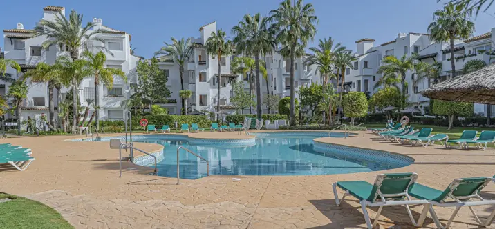 Venta de apartamento en planta media en Costalita 0