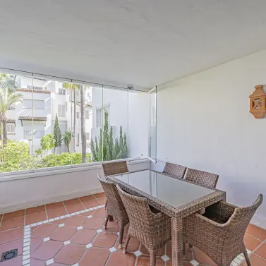 Venta de apartamento en planta media en Costalita