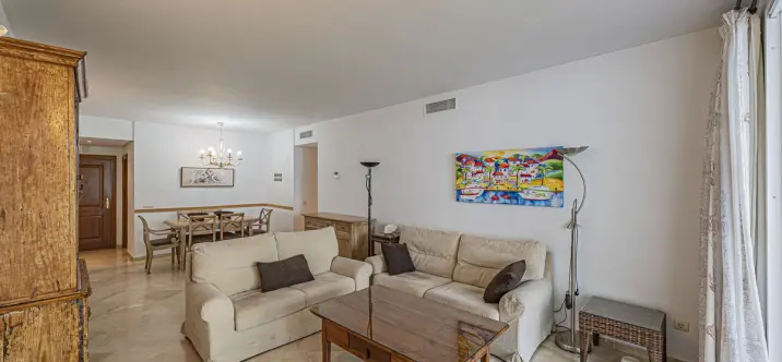 Venta de apartamento en planta media en Costalita 4
