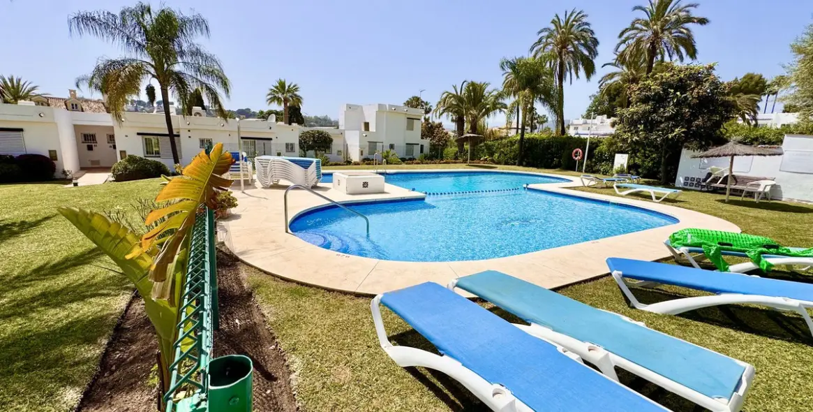 Продажа дома на две семьи в Nueva Andalucía 3