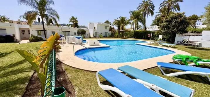 Продажа дома на две семьи в Nueva Andalucía 2