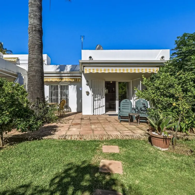 Venta de casa pareada en Marbella