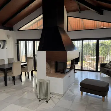 Sale of detached villa in Estepona