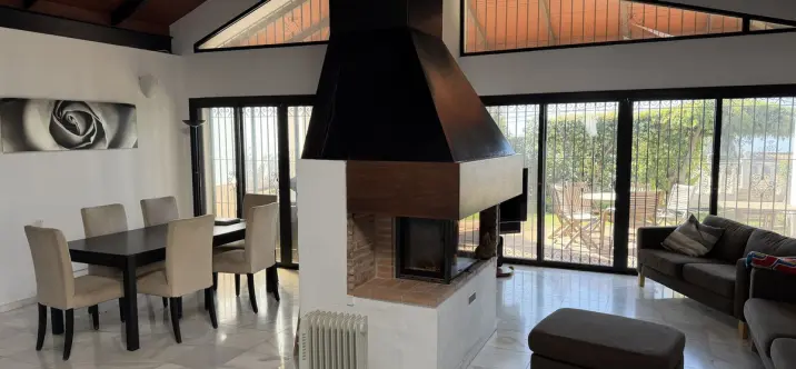 Sale of detached villa in Estepona 2