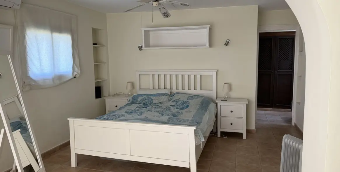 Продажа  отдельно стоящей виллы в Estepona 5