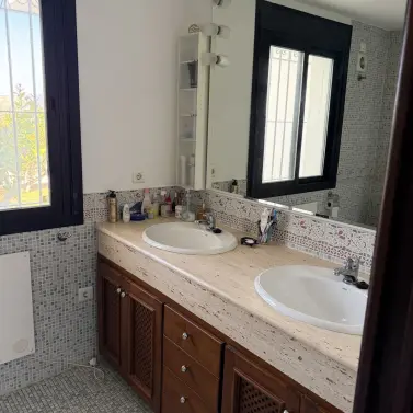 Sale of detached villa in Estepona