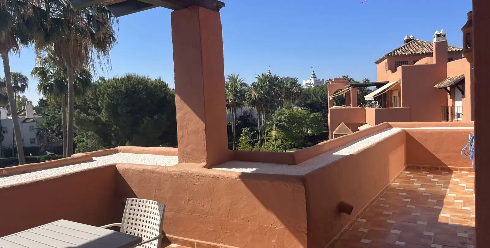 Продажа апартаментов на среднем этаже в Estepona 3