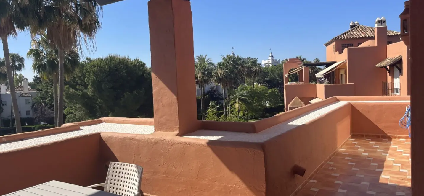 Продажа апартаментов на среднем этаже в Estepona 2