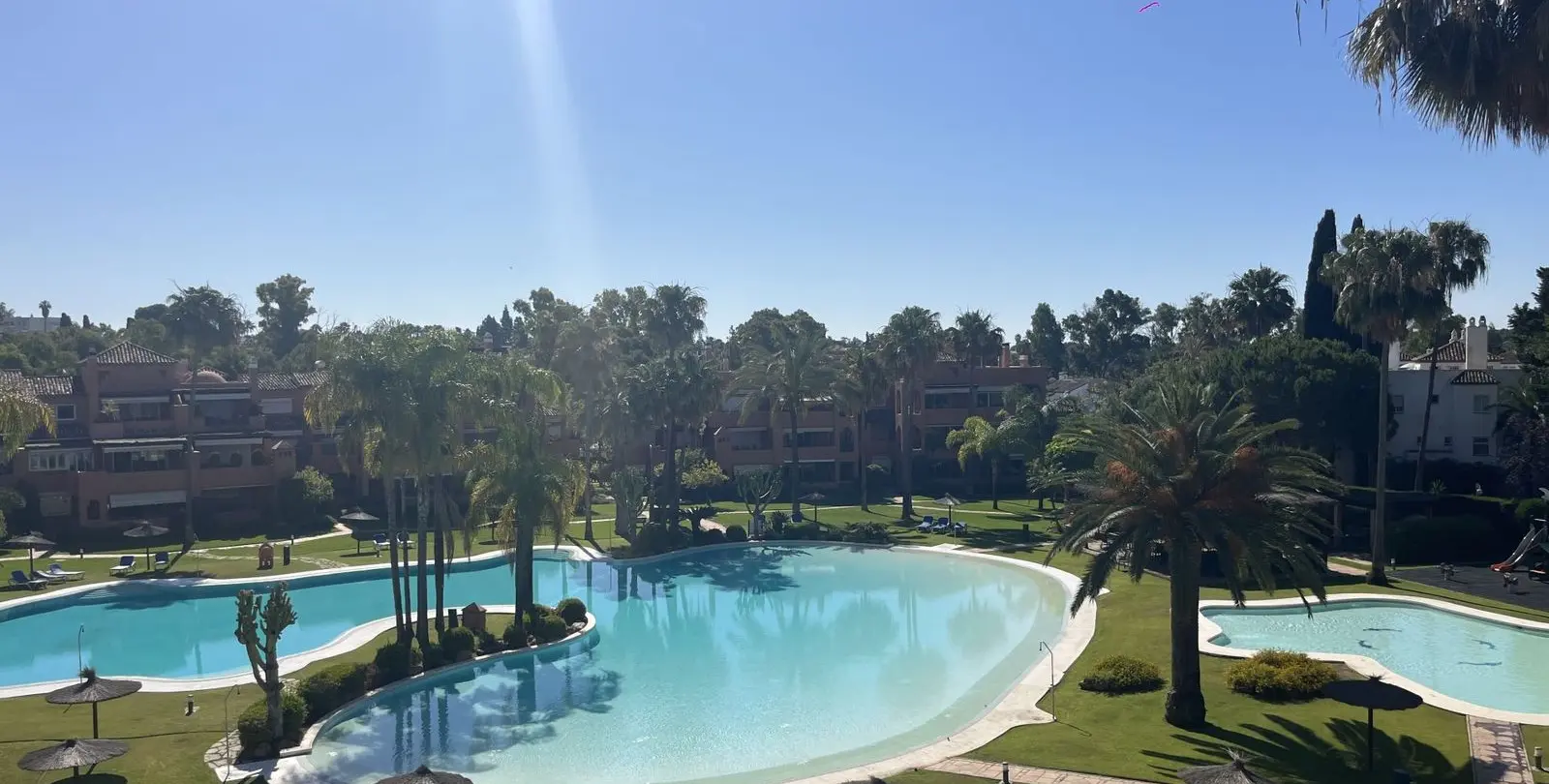 Продажа апартаментов на среднем этаже в Estepona 4