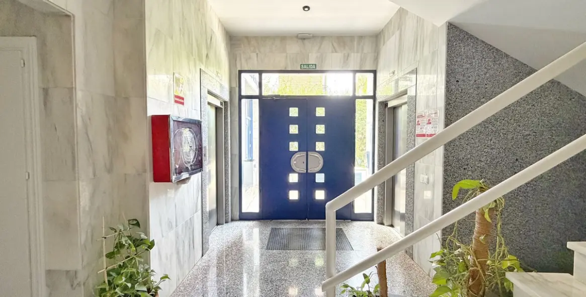 Sale of middle floor apartment in Marbella 10