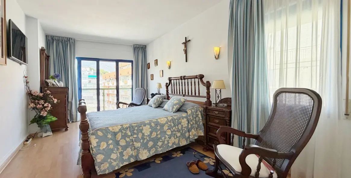 Sale of middle floor apartment in Marbella 11