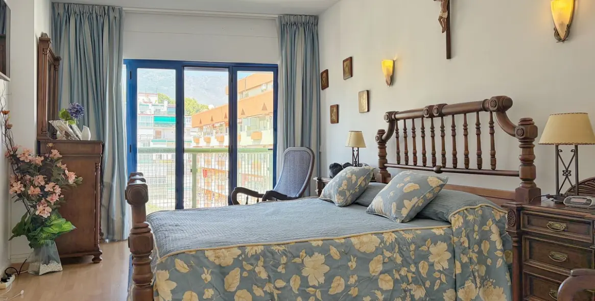 Sale of middle floor apartment in Marbella 12