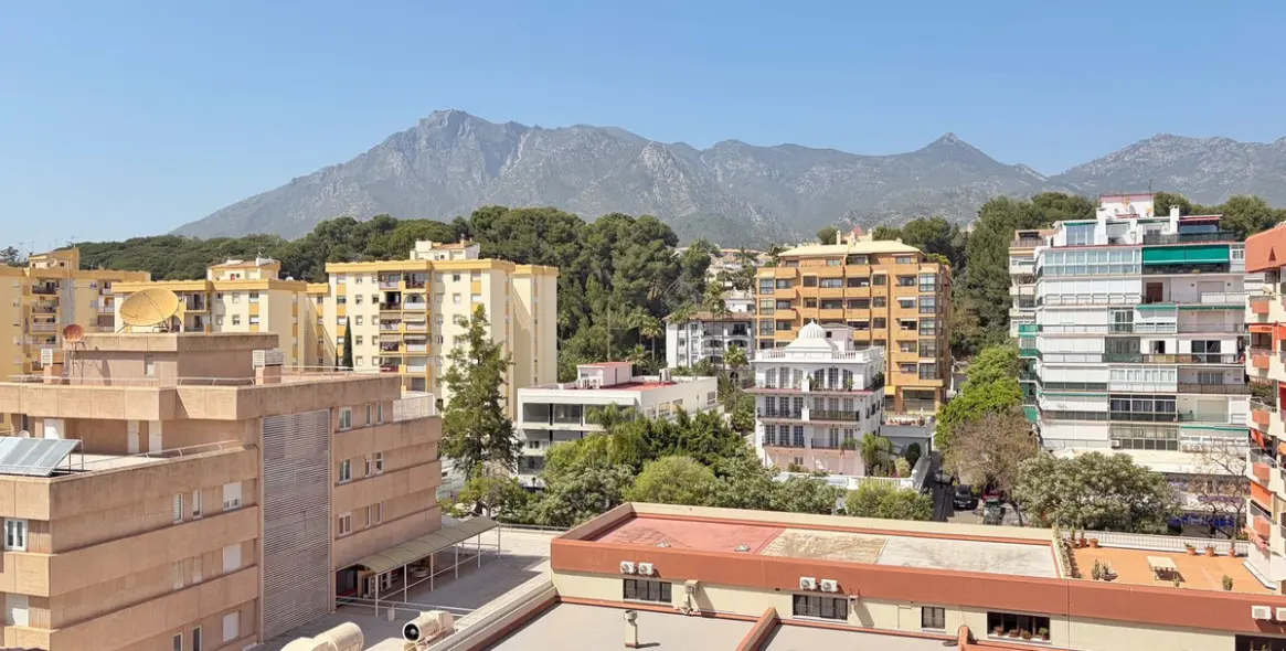Sale of middle floor apartment in Marbella 20
