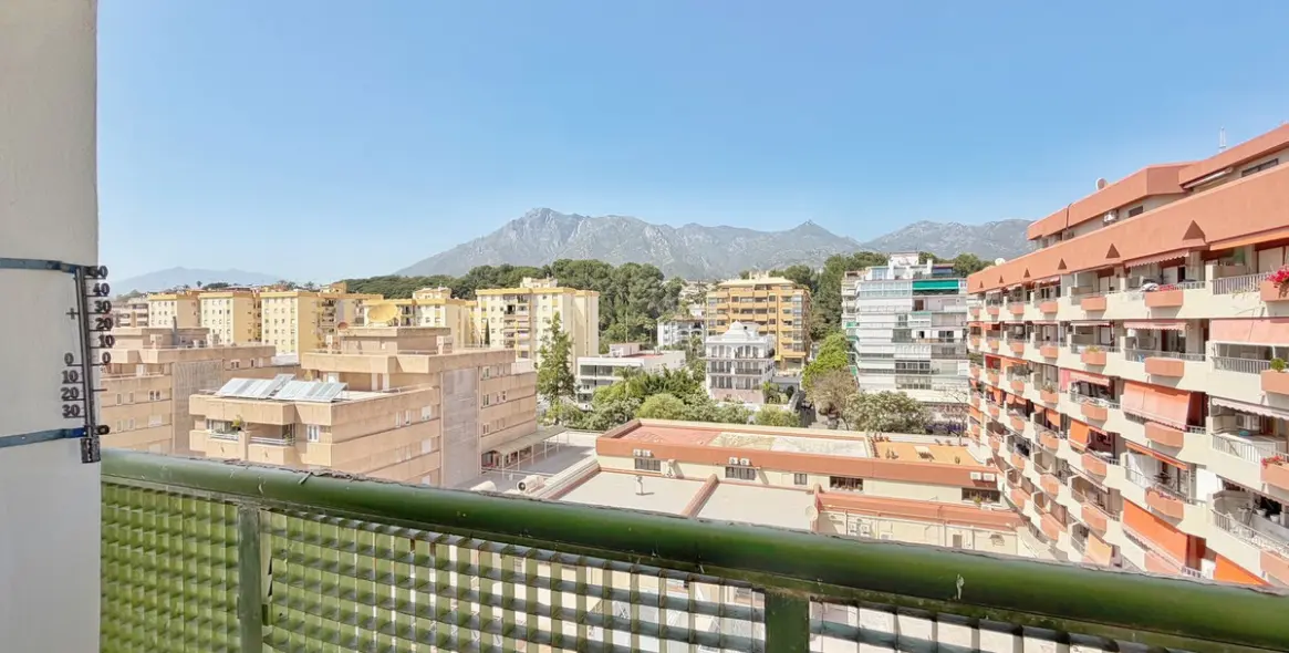 Sale of middle floor apartment in Marbella 22