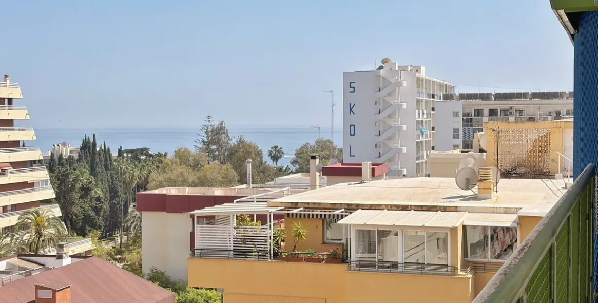 Sale of middle floor apartment in Marbella 23