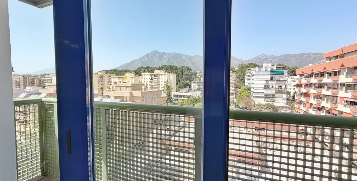 Sale of middle floor apartment in Marbella 26
