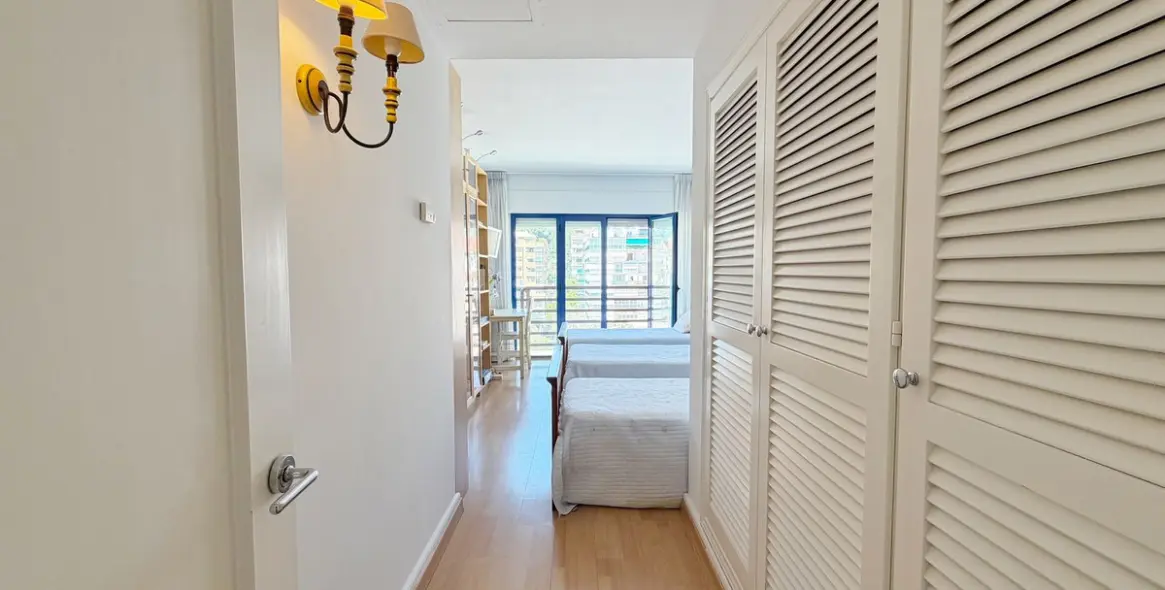 Sale of middle floor apartment in Marbella 30