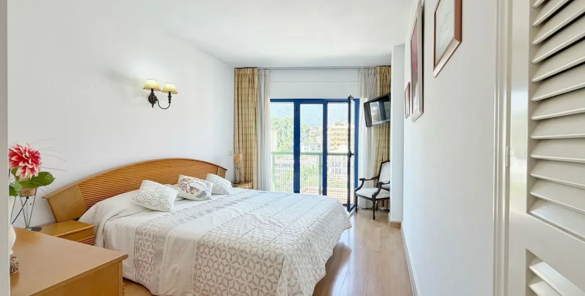 Sale of middle floor apartment in Marbella 34