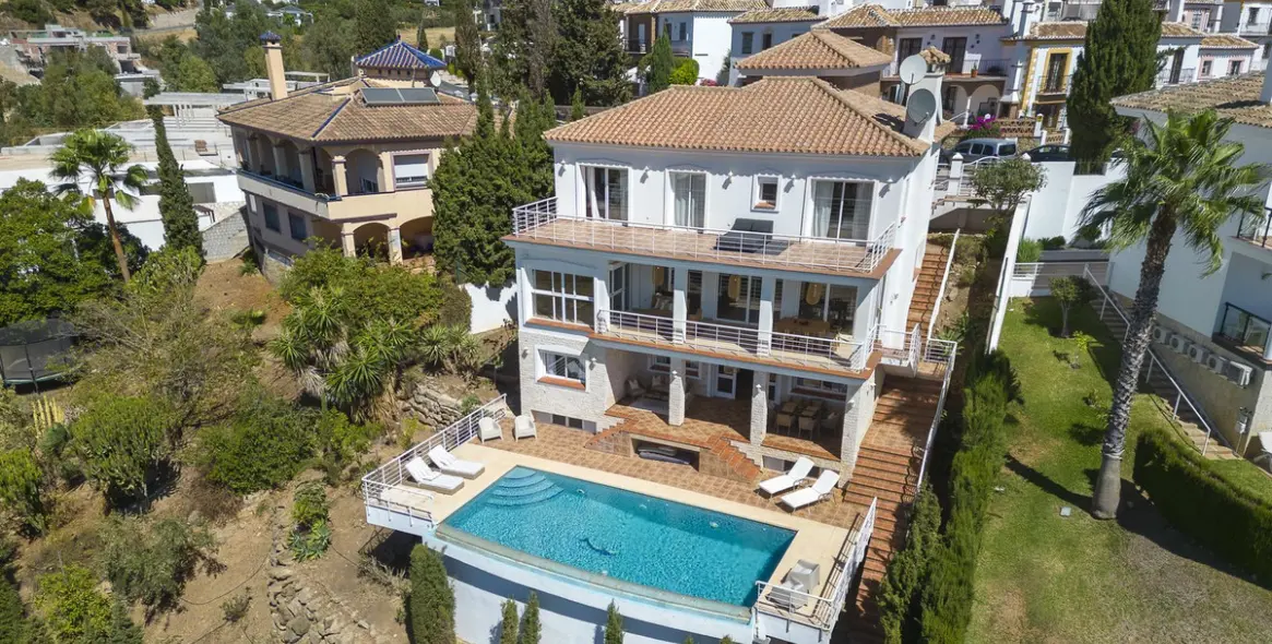 Продажа  отдельно стоящей виллы в Mijas 3