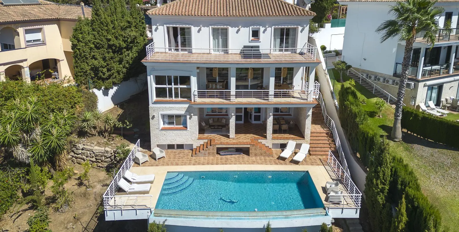 Продажа  отдельно стоящей виллы в Mijas 2