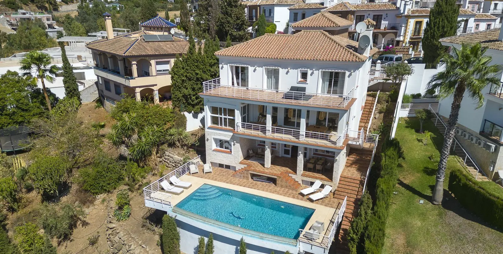 Продажа  отдельно стоящей виллы в Mijas 3