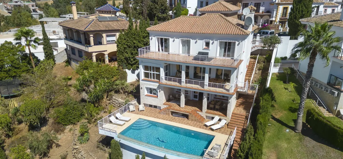 Продажа  отдельно стоящей виллы в Mijas 2