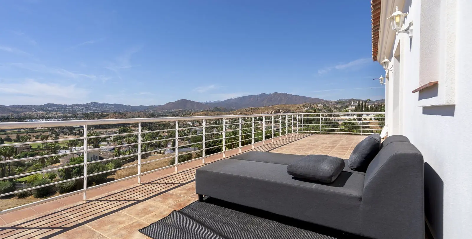 Продажа  отдельно стоящей виллы в Mijas 32