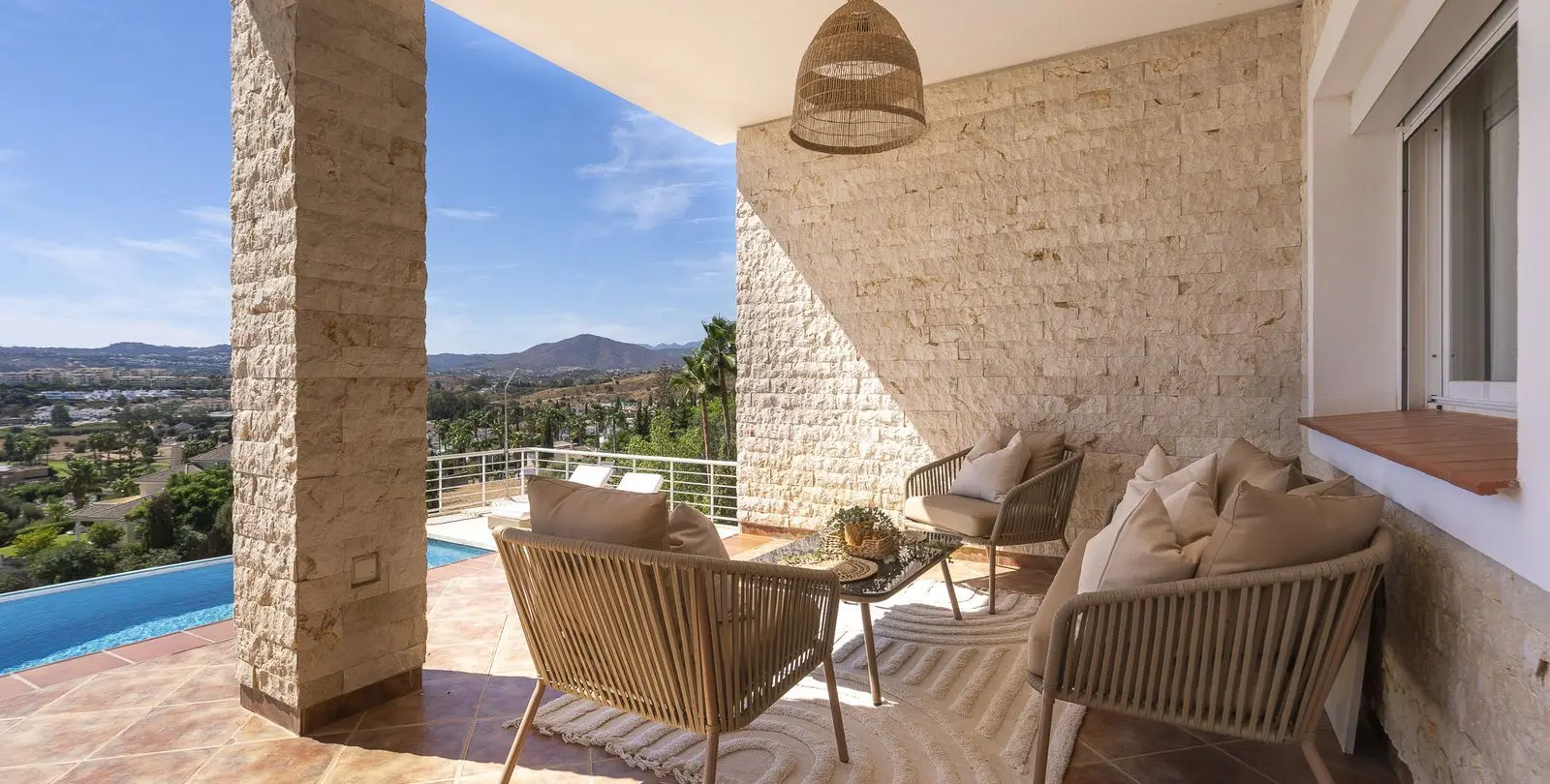 Продажа  отдельно стоящей виллы в Mijas 57