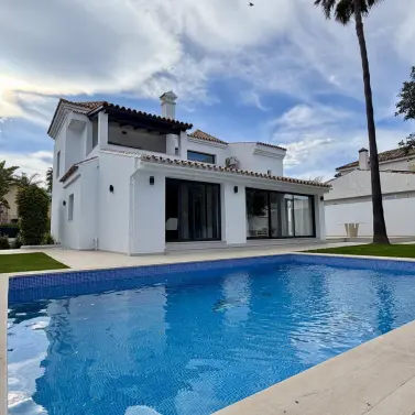 Long-term rent of detached villa in Puerto Banús