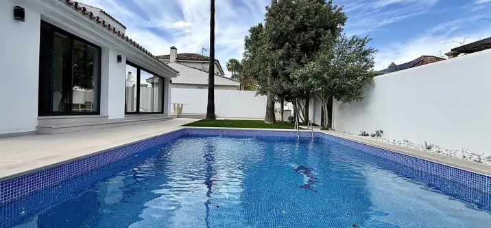 Long-term rent of detached villa in Puerto Banús 2