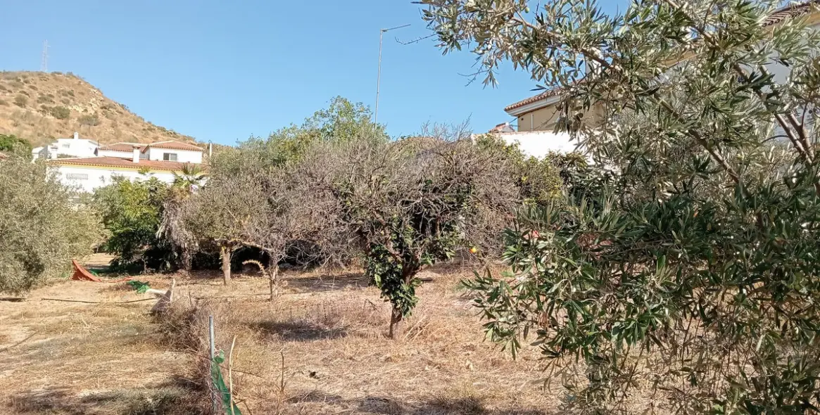 Venta de parcela residencial en Estación de Campanillas 17