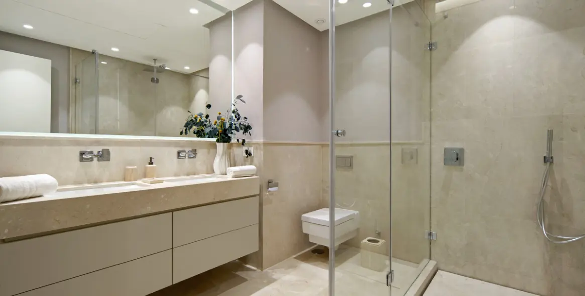 Venta de apartamento en planta baja en The Golden Mile 26