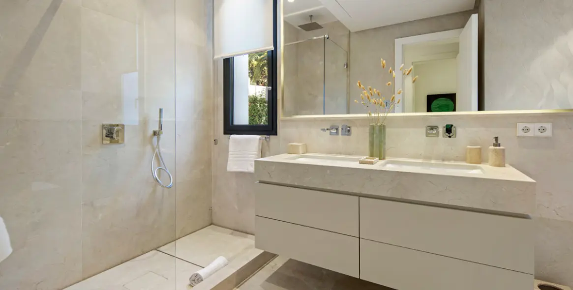 Venta de apartamento en planta baja en The Golden Mile 31