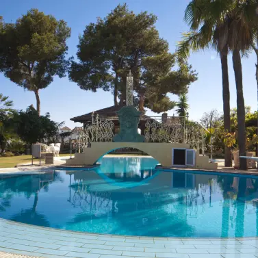 Venta de villa independiente en Nueva Andalucía