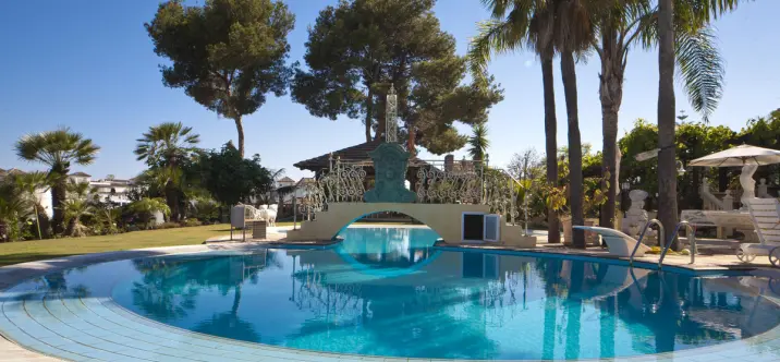 Venta de villa independiente en Nueva Andalucía 2