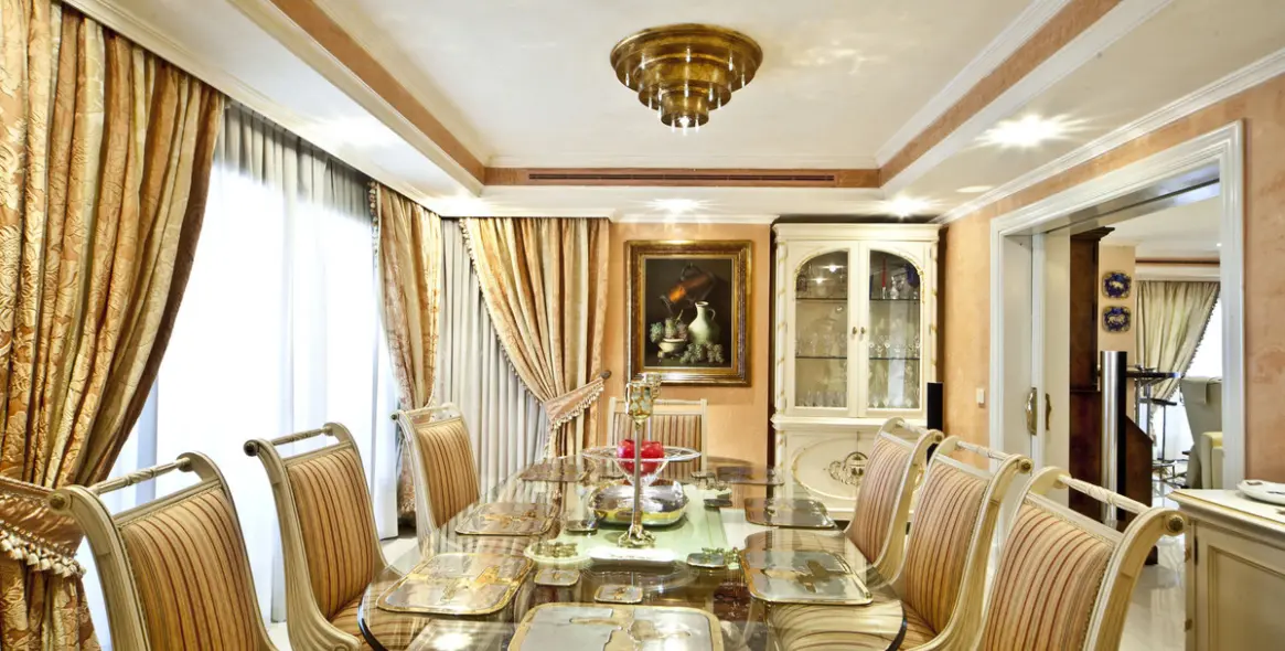 Venta de villa independiente en Nueva Andalucía 5