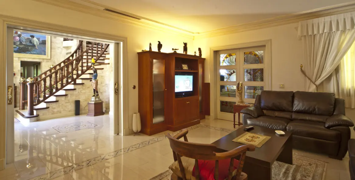 Venta de villa independiente en Nueva Andalucía 8