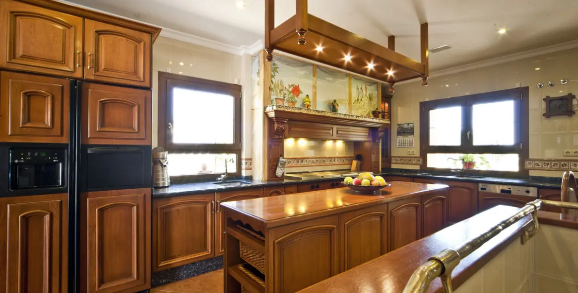 Venta de villa independiente en Nueva Andalucía 12