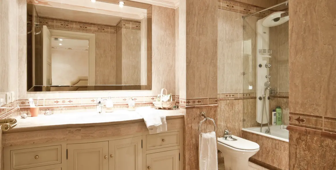 Venta de villa independiente en Nueva Andalucía 23