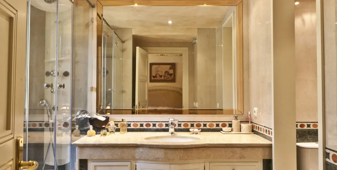 Venta de villa independiente en Nueva Andalucía 32