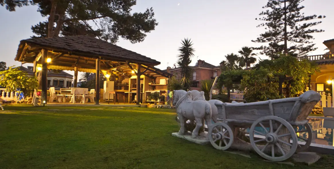 Venta de villa independiente en Nueva Andalucía 56