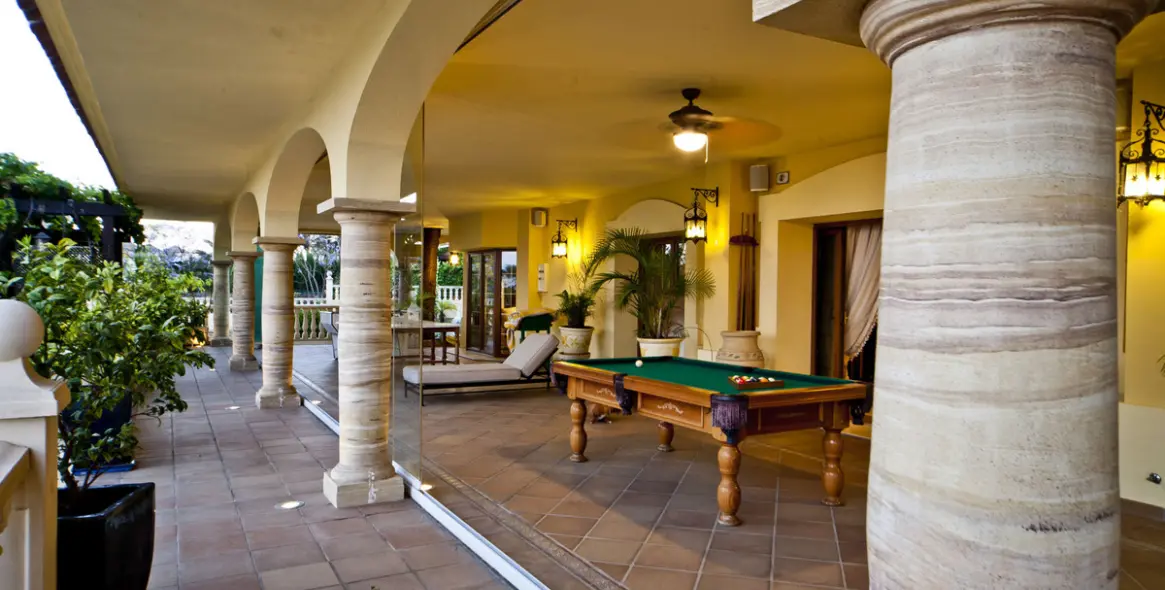 Venta de villa independiente en Nueva Andalucía 58