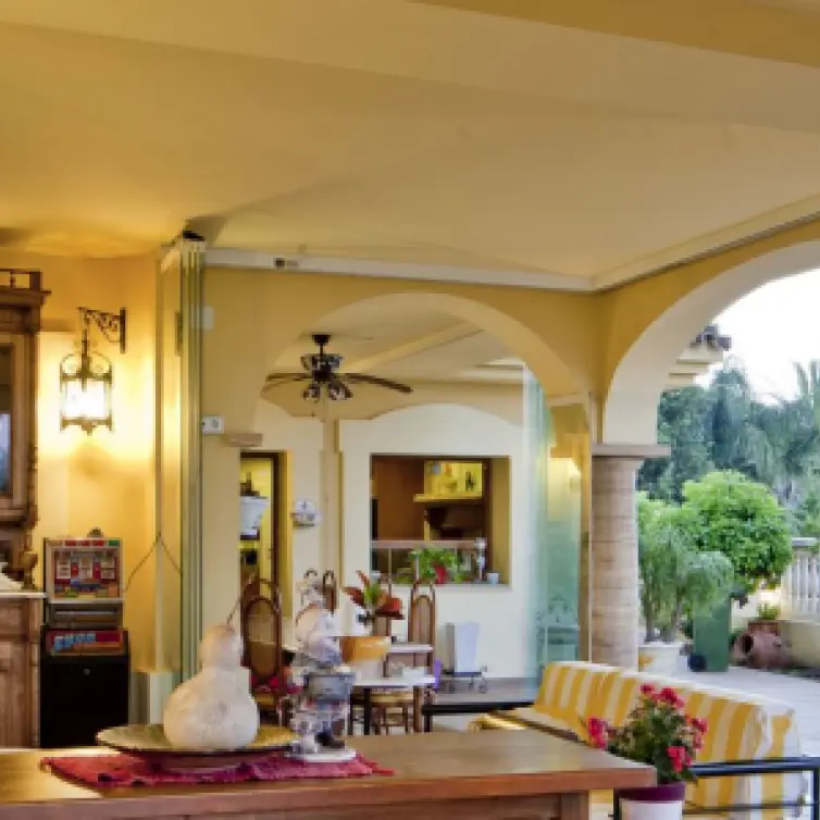 Sale of detached villa in Nueva Andalucía