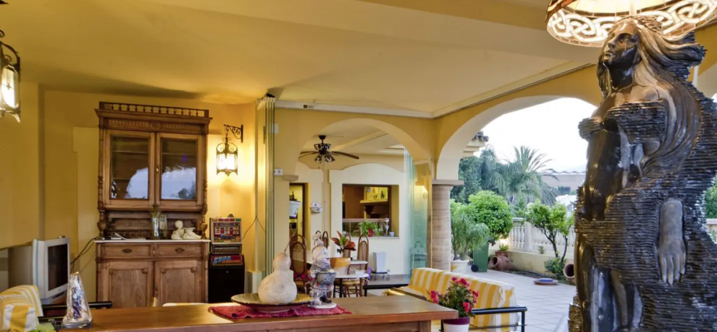 Sale of detached villa in Nueva Andalucía 3